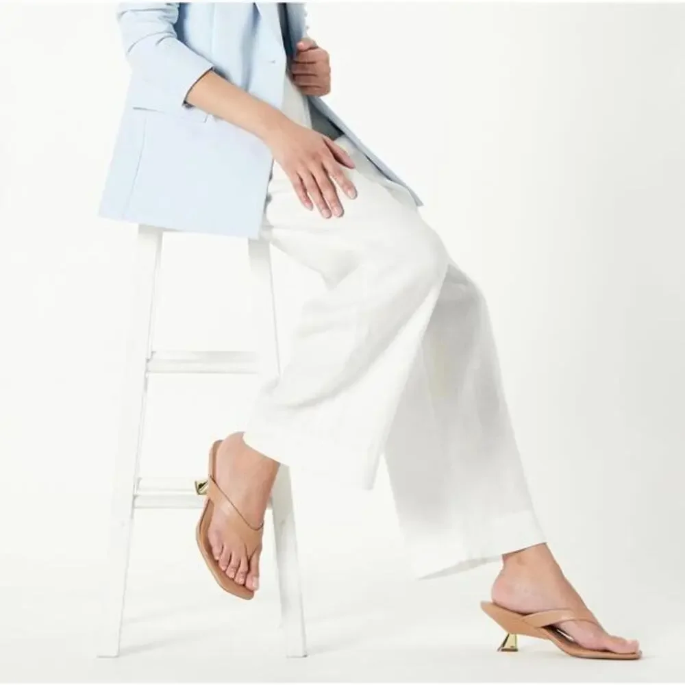 The Drop Women's Tan Dakota Thong Sculpted Heel Sandal